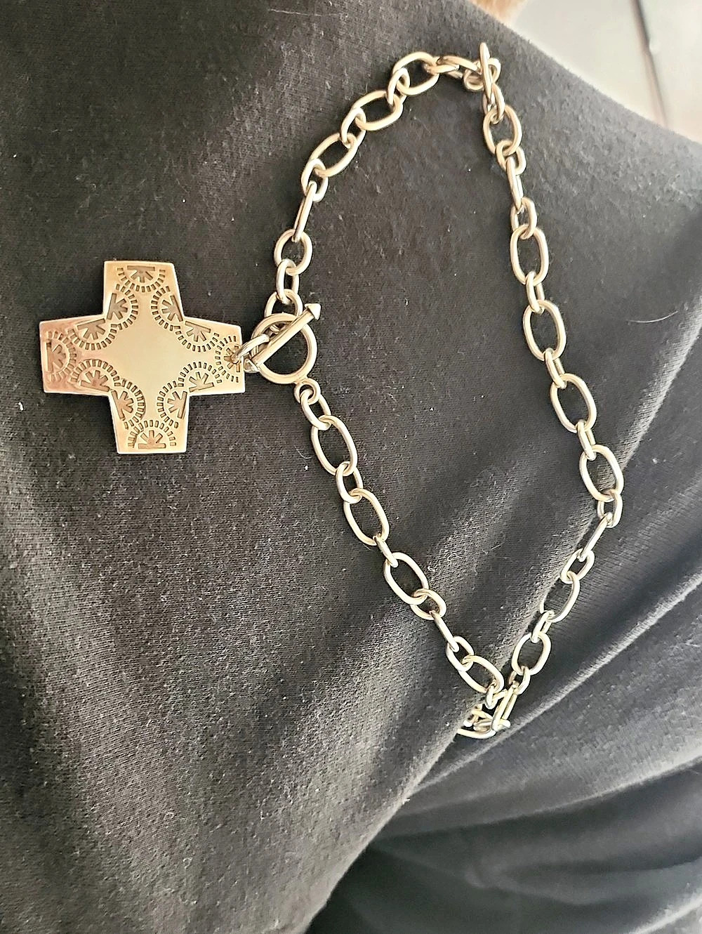 Cross Chain - Picture 6 of 6